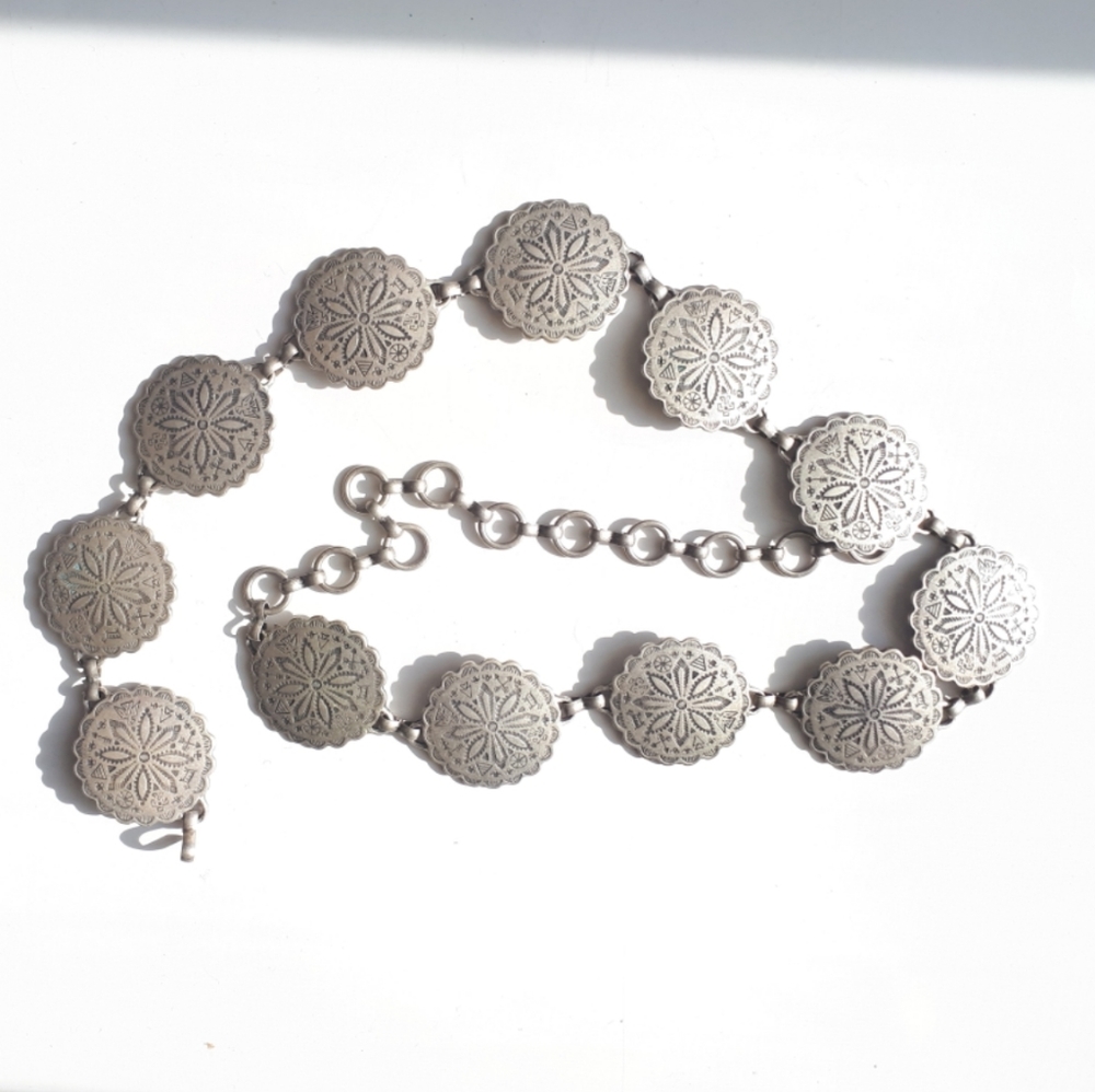 Concho Chain Belt - Picture 2 of 10